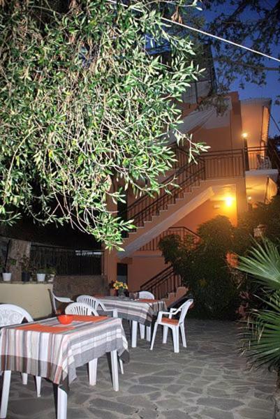 Ferienwohnung Empress Corfu Perama  Exterior foto